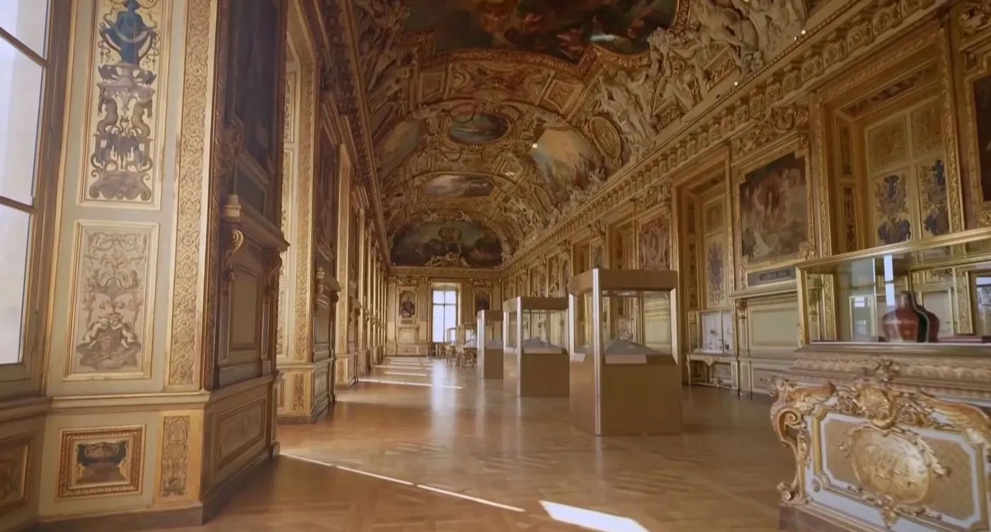 لص سابق حذر من ثغرات أمنية خطيرة في اللوفر