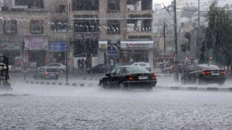 التسلسل الزمني للمنخفض الجوي الذي يبدأ تأثيره على المملكة مساء الإثنين