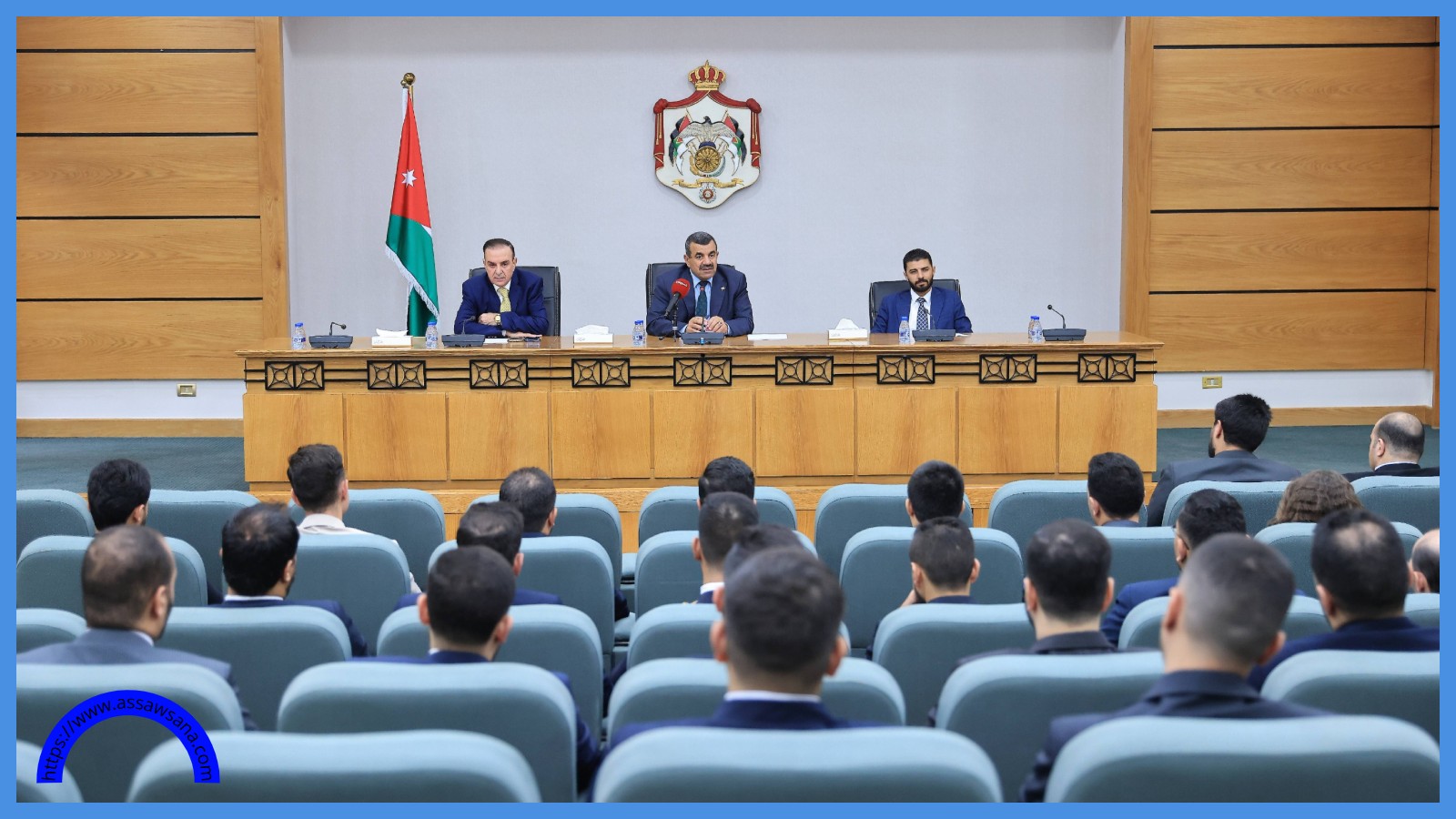 اللجنة القانونية النيابية تلتقي مجموعة من طلبة المعهد القضائي 