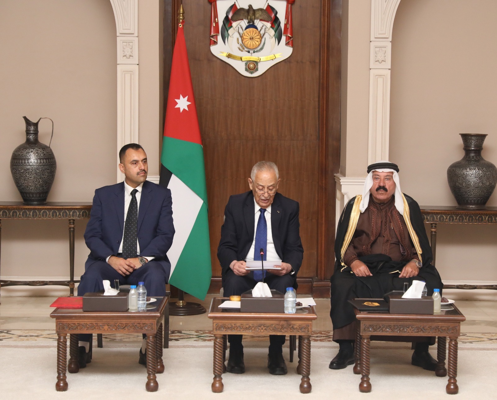 العيسوي يلتقي وفدا من أبناء عشيرة العنيزات