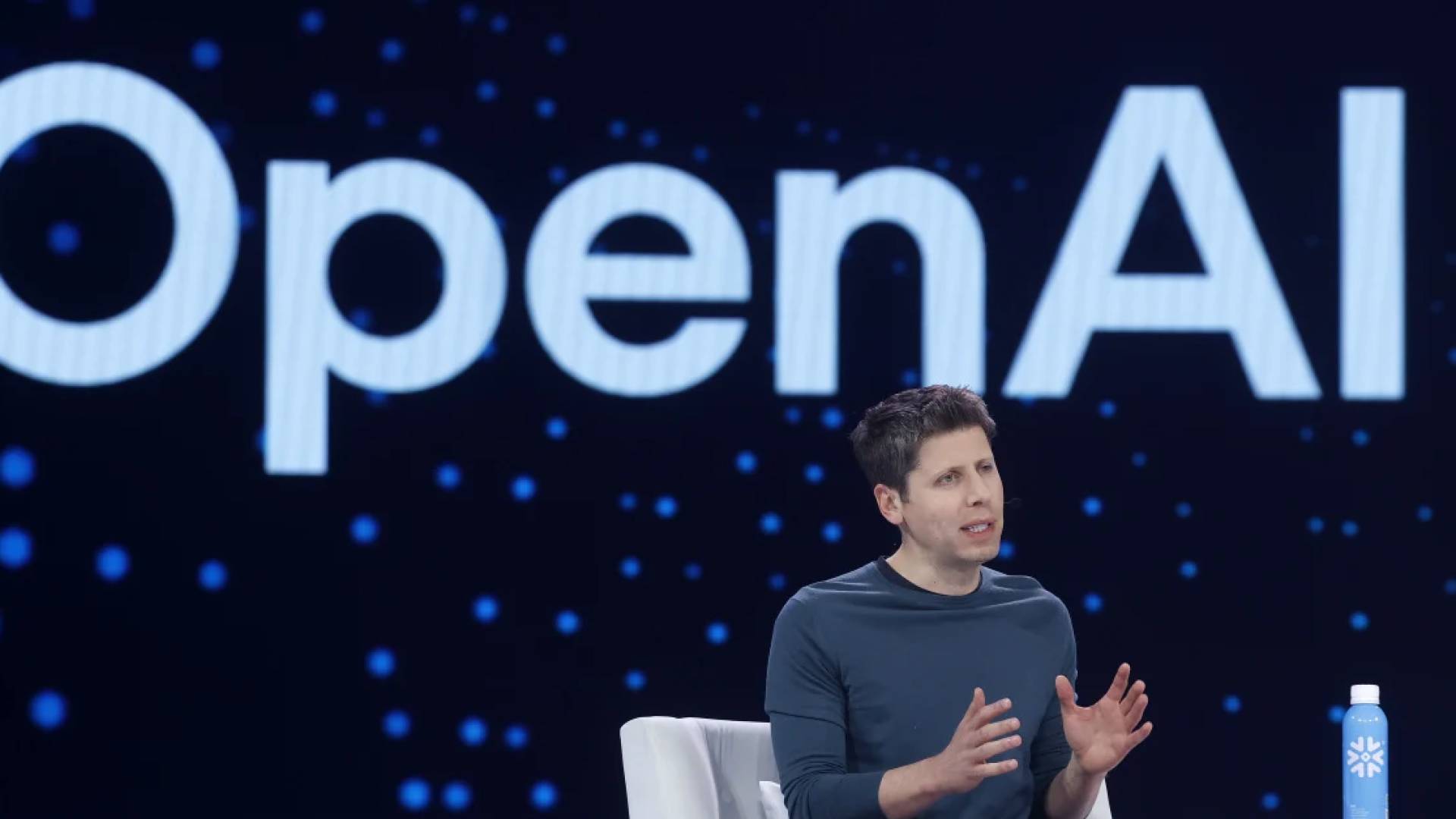 ألتمان يتوقع تفوق الذكاء الاصطناعي بذاكرة لا نهائية 2026