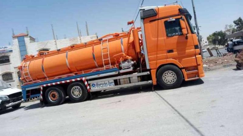 ضبط صهريج مياه عادمة يفرغ بشكل مخالف في اربد