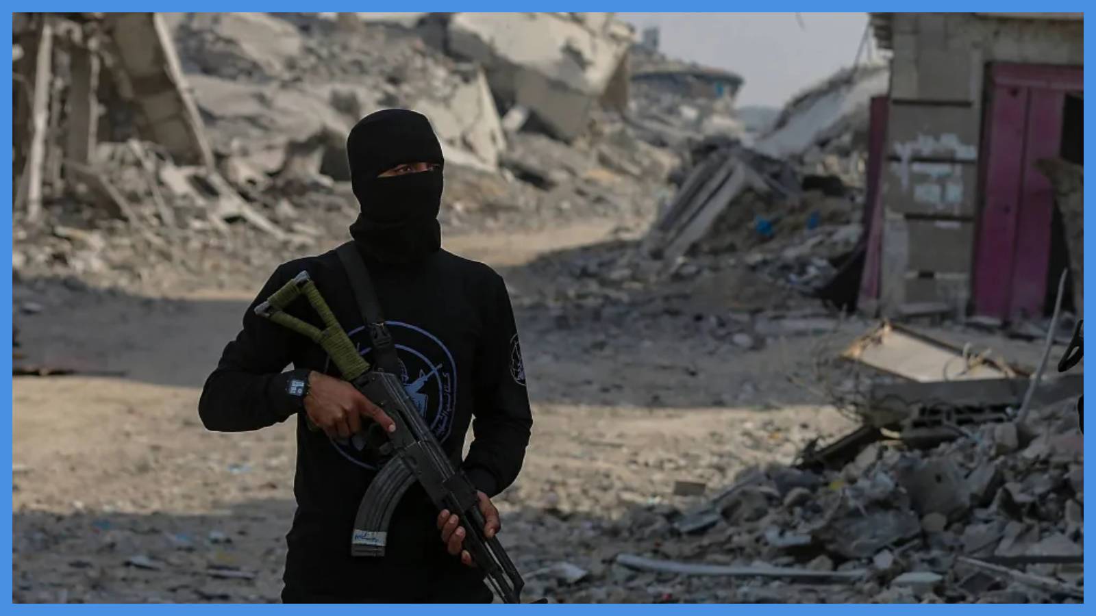 غارات عنيفة على غزة وحماس مستعدة لنزع سلاحها الثقيل