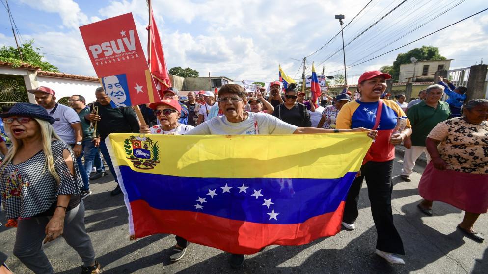 الولايات المتحدة تحضّ رعاياها على مغادرة فنزويلا 