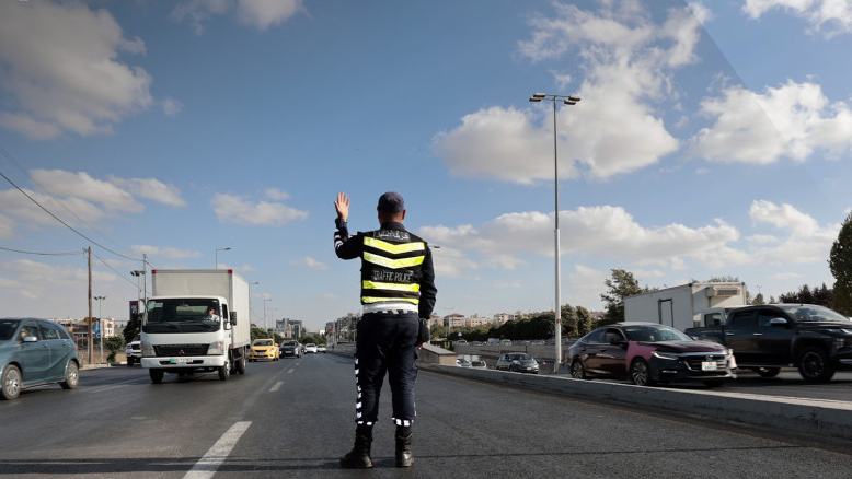 بدء حملة رقابية مشددة على المركبات منتهية الترخيص