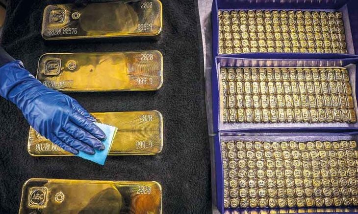 الذهب يواصل صعوده التاريخي  ..  أسعار قياسية تكسر توقعات البنوك العالمية