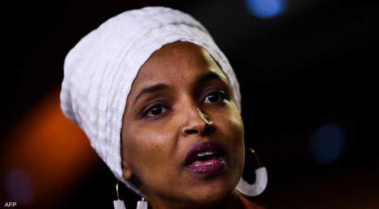 ترامب يهاجم مسلمتين ويدعو لترحيلهما بعد مقاطعتهما خطابه