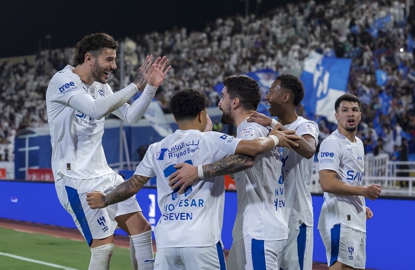 الهلال يهزم النجمة برباعية ويصعد ثالثاً