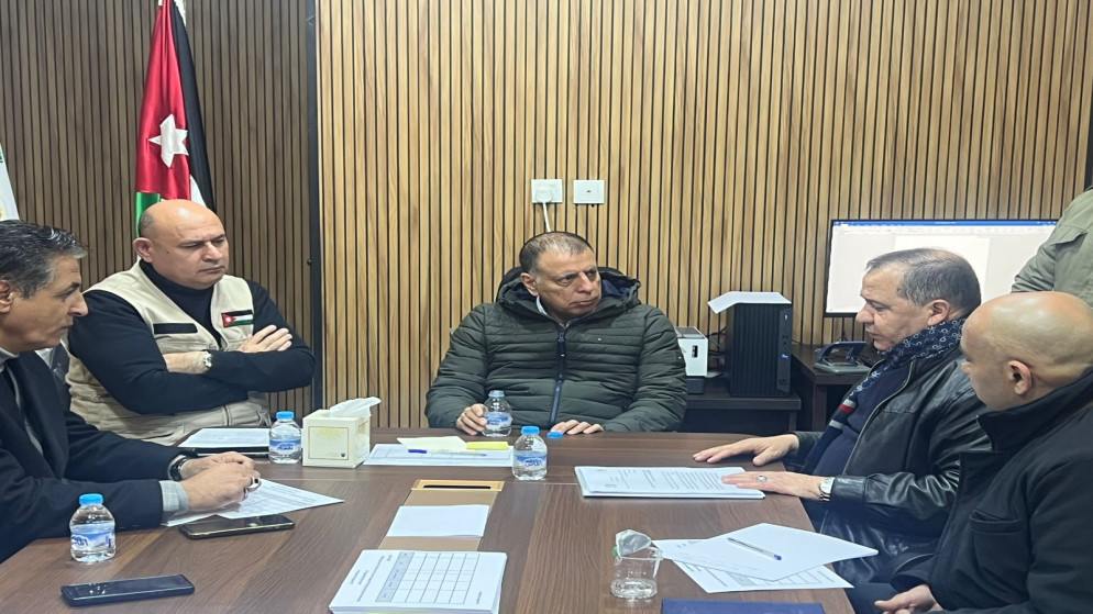 وزير الداخلية يتفقد غرفة عمليات جرش لمتابعة تداعيات الحالة الجوية