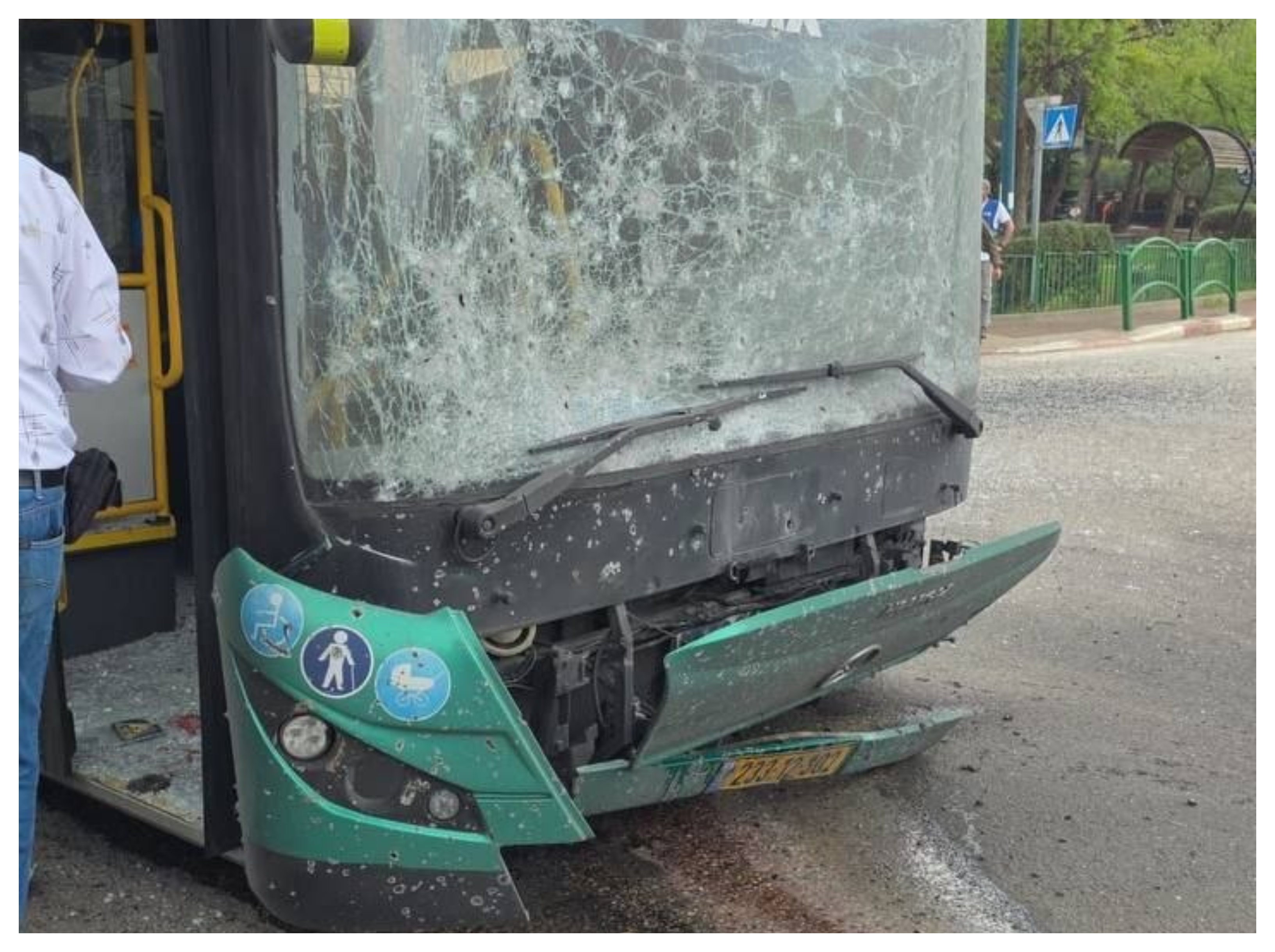 قصف من لبنان يضرب كريات شمونة ..  فيديو