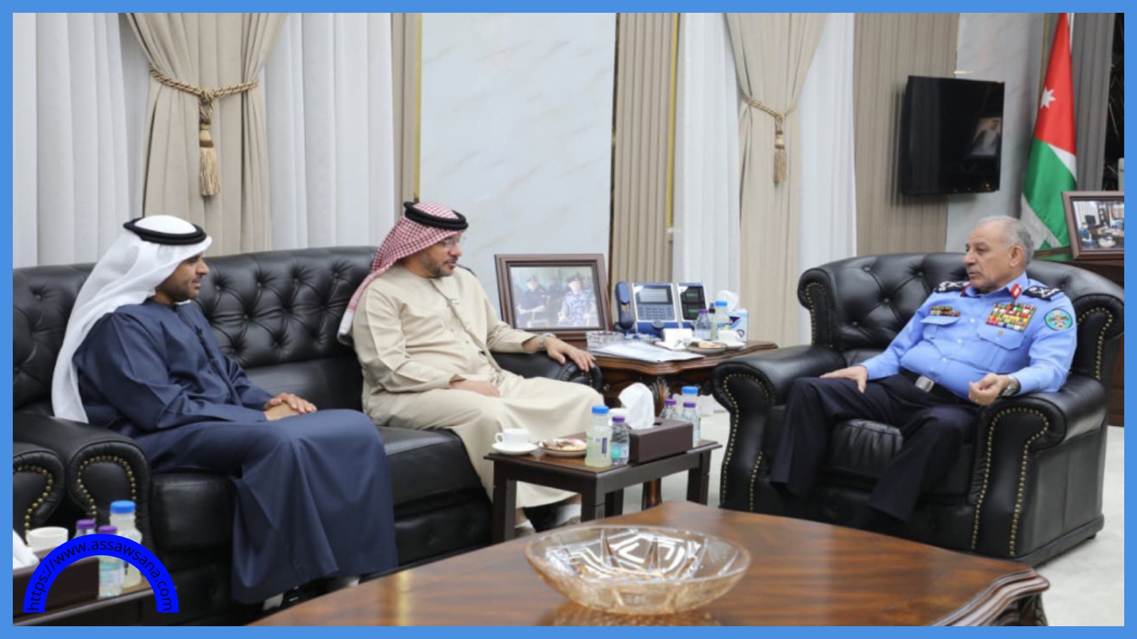 وفد من شرطة أبو ظبي يزور مديرية الأمن