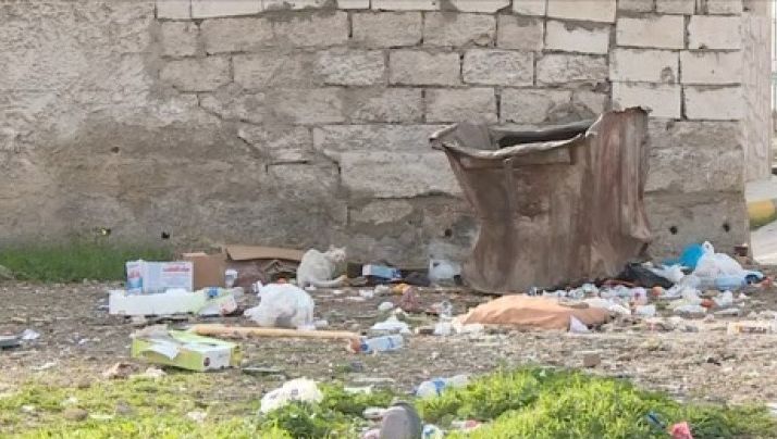 وزارة الإدارة المحلية: معالجة مشكلة تراكم النفايات في منطقة الجبل الأبيض