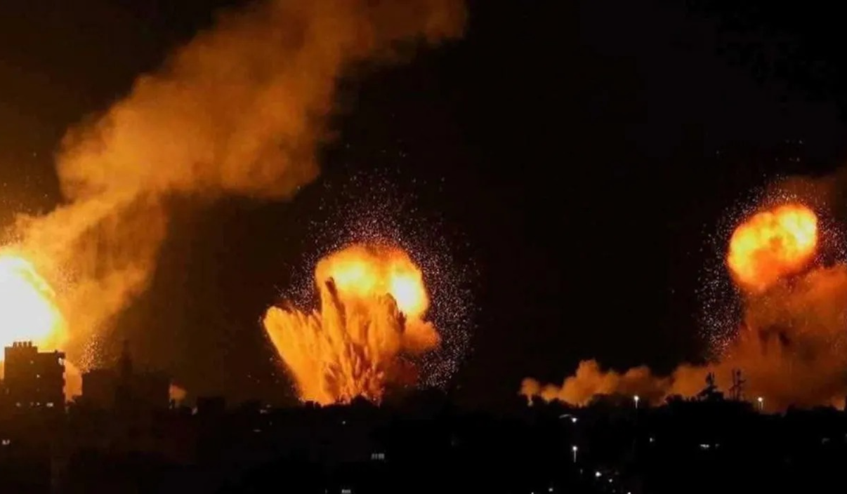 زوارق ودبابات إسرائيلية تقصف ساحل رفح