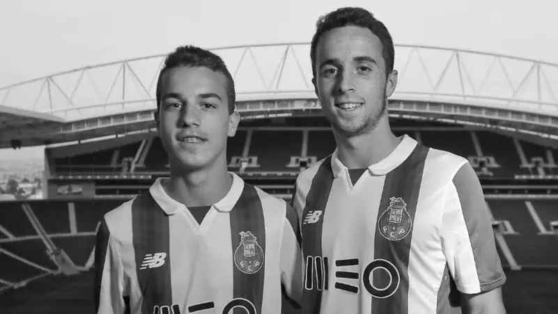 تكريم جوتا وشقيقه على قمصان غوندومار