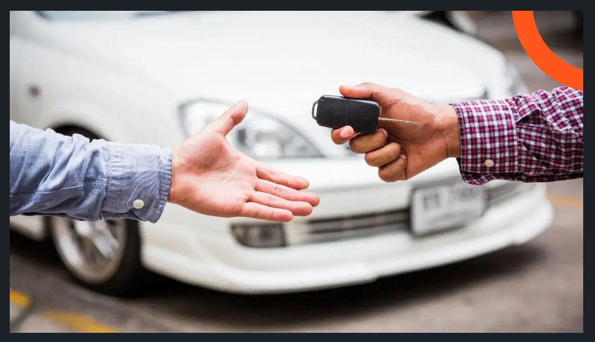 البيع الخاص مقابل المنصات الإلكترونية: الدليل المبسط لبيع سيارتك في المملكة العربية السعودية