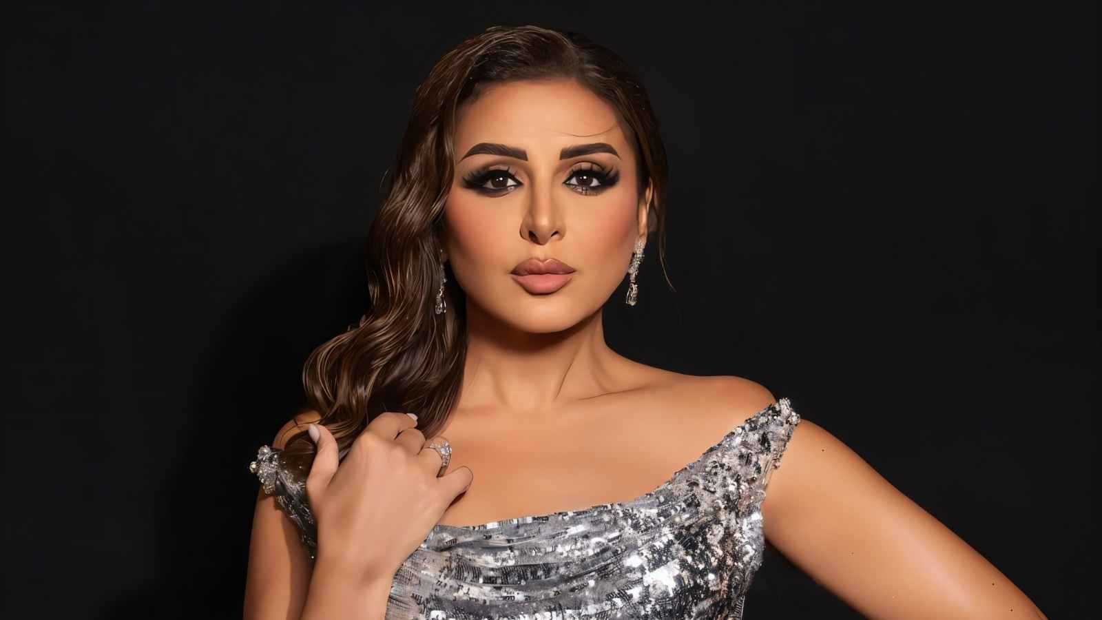 أنغام تقاوم الألم في رحلة علاجية جديدة