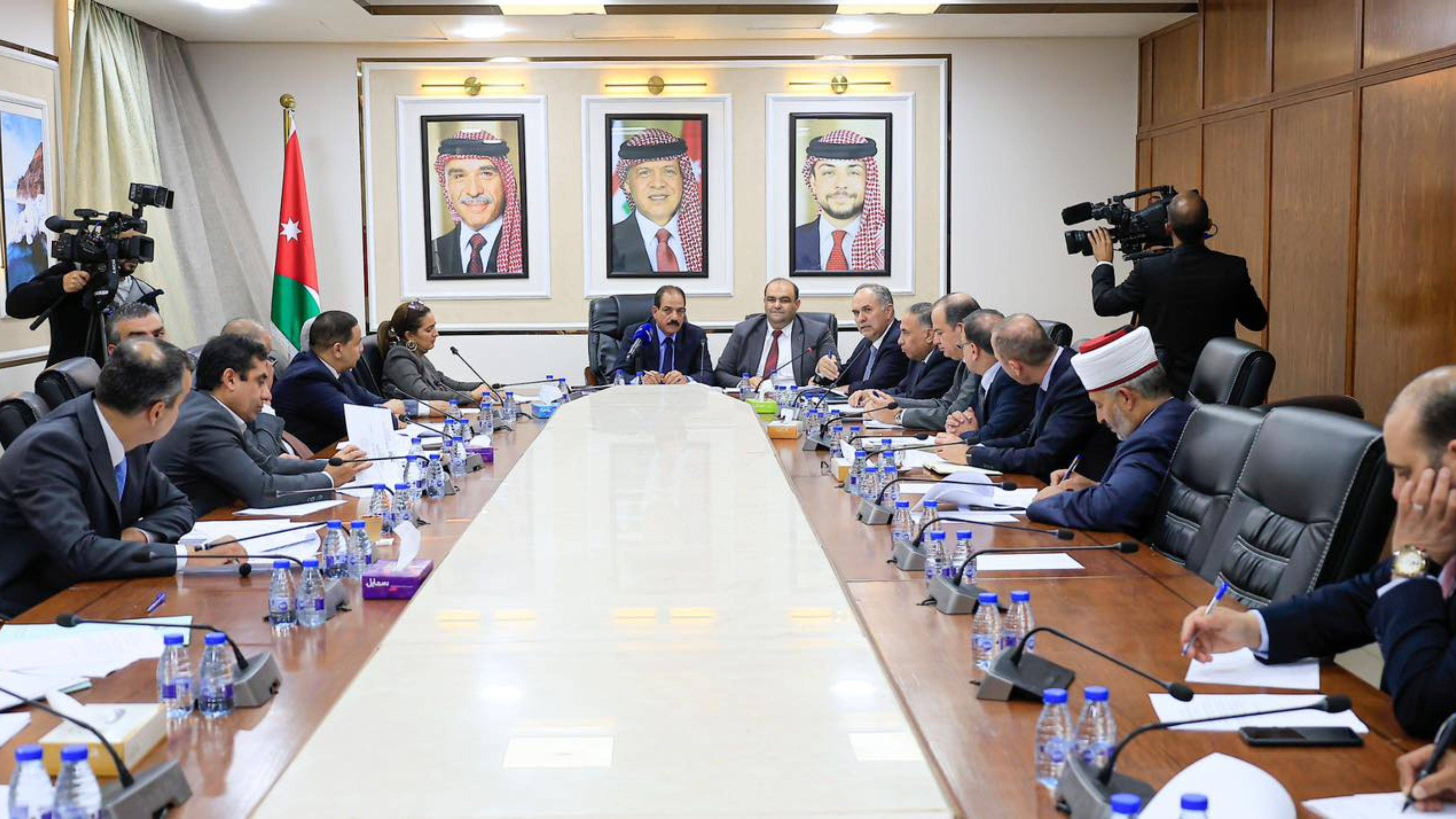 "النيابية المشتركة" تقر معدل المعاملات الإلكترونية