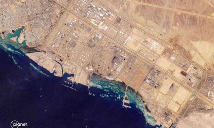  استهداف ميناء ينبع السعودي على البحر الأحمر بهجوم جوي 