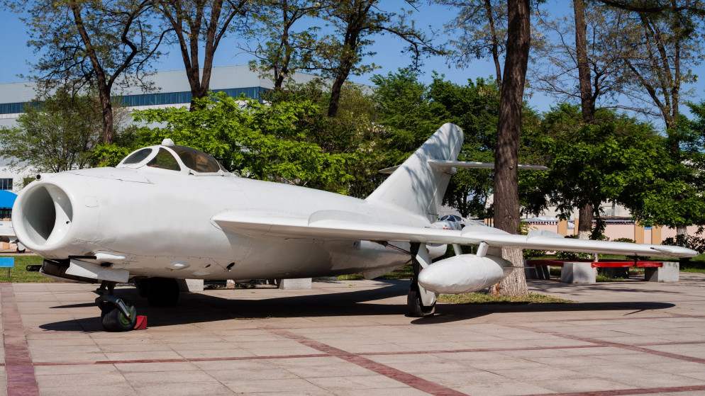 طوكيو تتهم مقاتلات صينية بتوجيه رادارات إطلاق النار