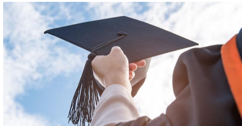 زيادة عدد المنح الكاملة المخصصة للطلبة أوائل الألوية