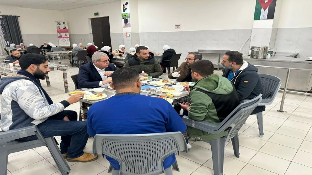 البدور يقوم بزيارة مفاجئة لكفتيريا البشير