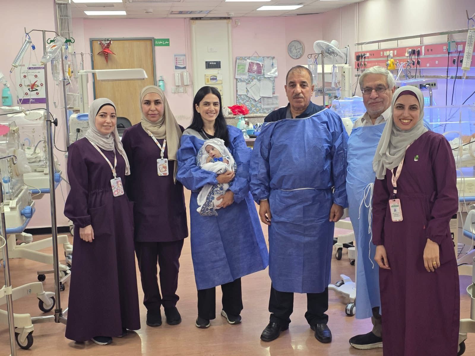 نجاح عملية نوعية لطفل يعاني من تشوّه خلقي نادر بمستشفيات البشير