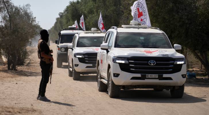 الصليب الأحمر و القسام يتحركان شرق خان يونس للبحث عن جثث المحتجزين