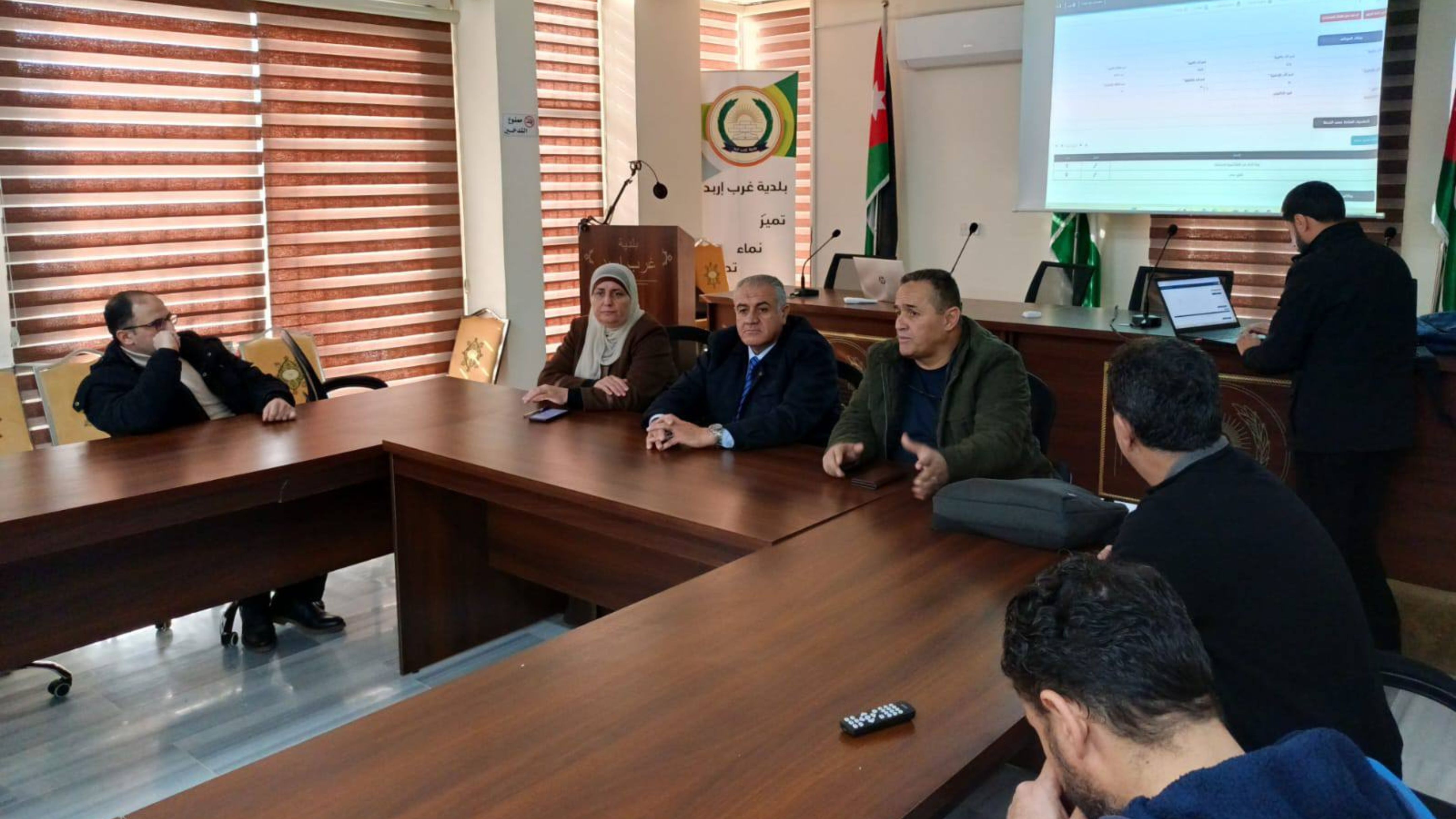 بلدية غرب إربد  تبدأ بإصدار براءة الذمة العقارية إلكترونيا