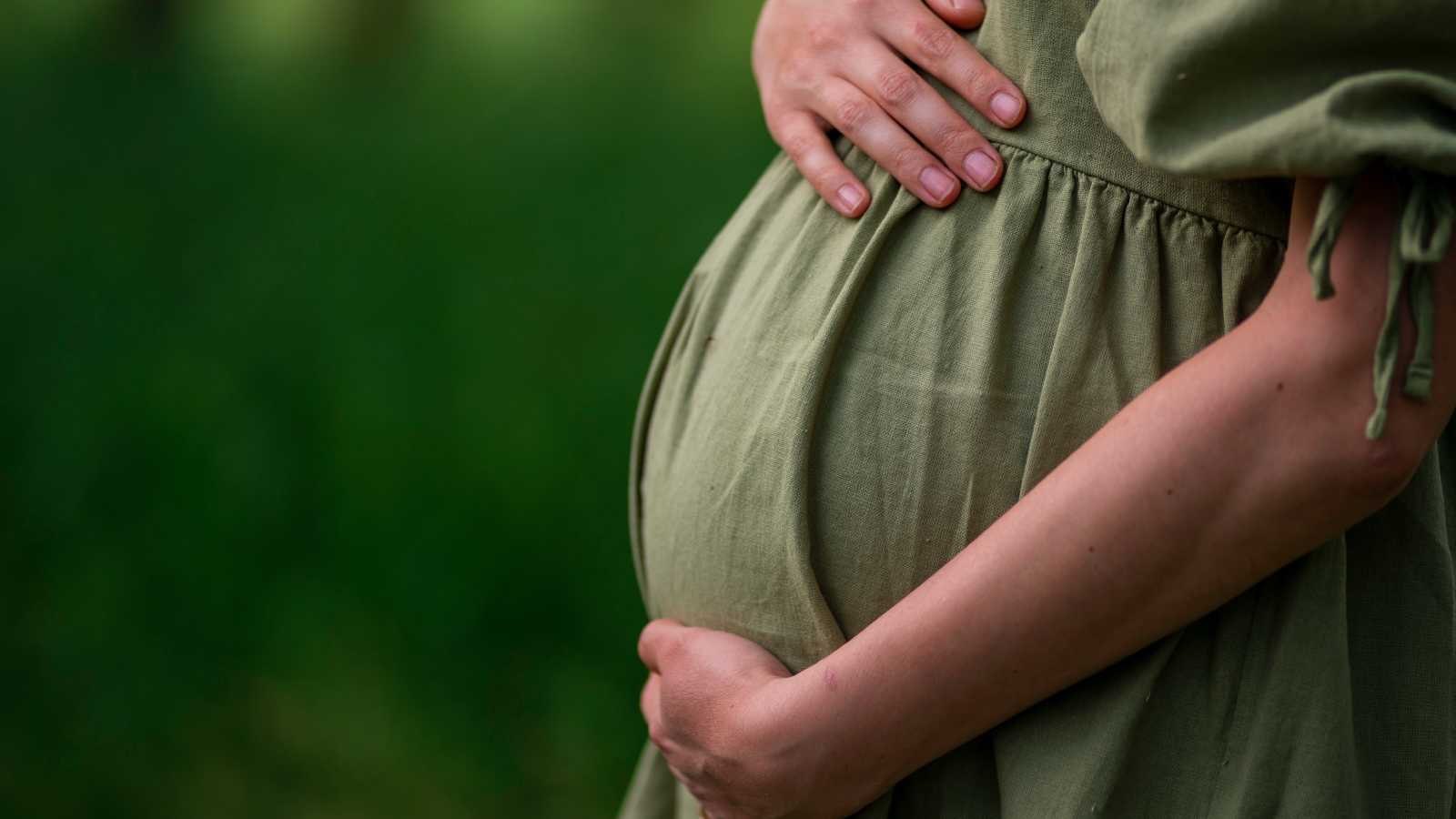 صدمة في مصر ..  امرأة حامل بـ9 أجنة