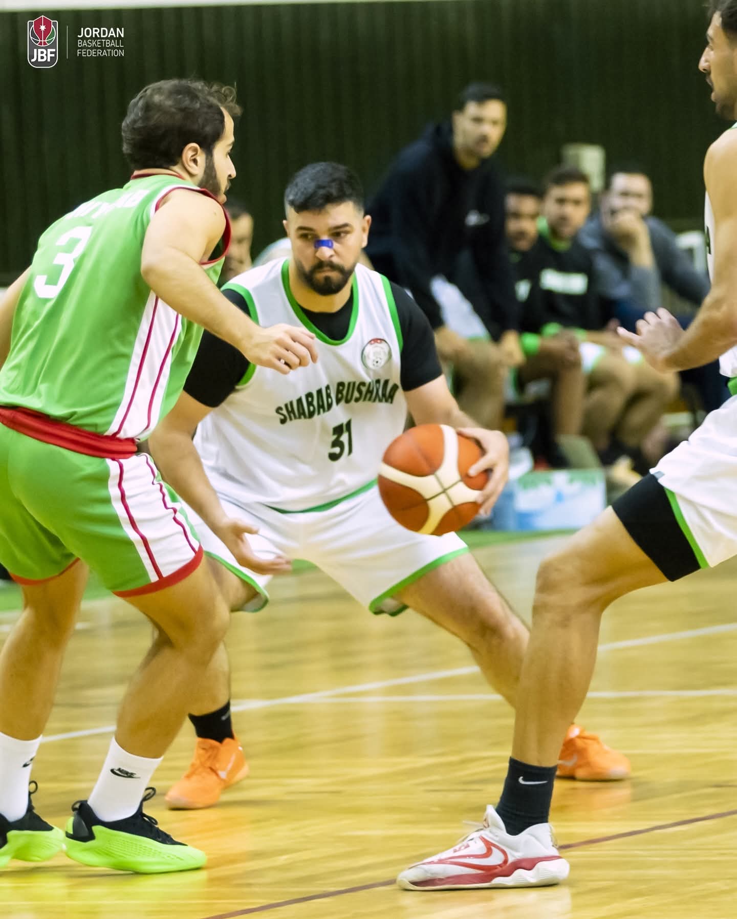 شباب بشرى يتغلب على الوحدات بدوري كرة السلة 