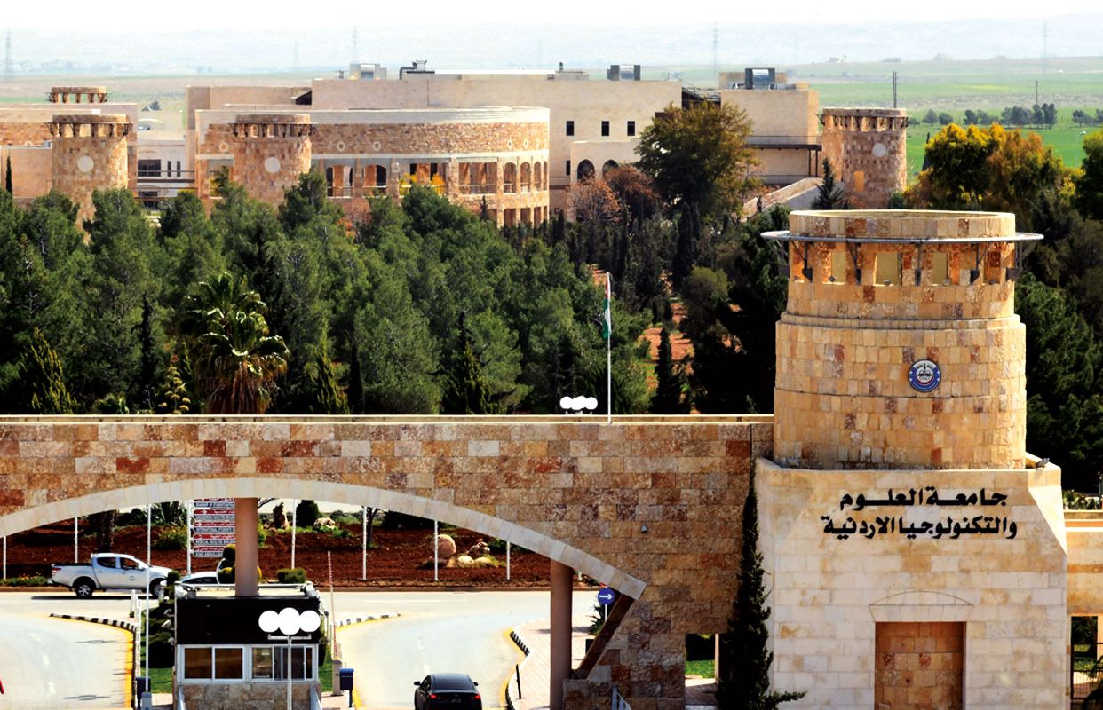 العلوم والتكنولوجيا تبحث تعزيز التعاون مع جامعة كاليفورنيا