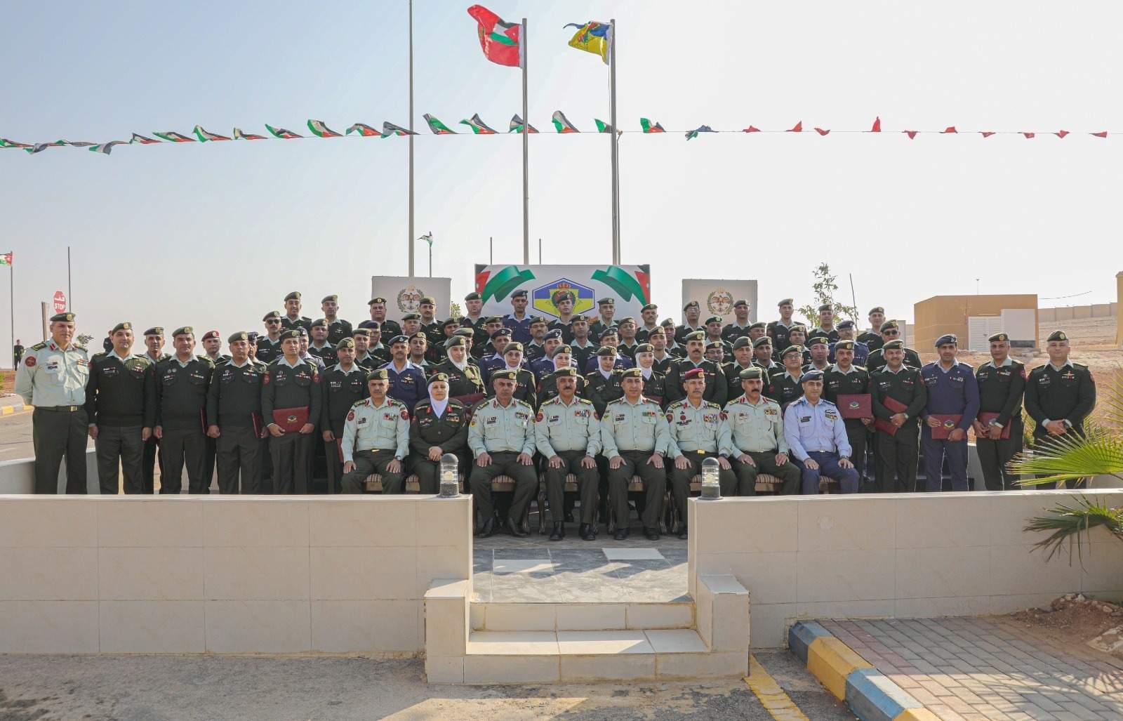 تخريج دورة إدارة موارد الدفاع في مدينة الشيخ محمد بن زايد التدريبية