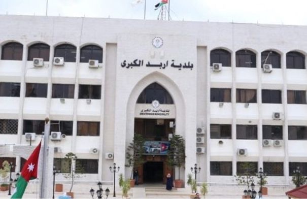 بلدية إربد تواصل تنفيذ خطتها لتعبيد الطرق  