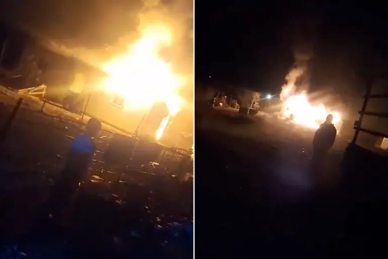 مستوطنون يحرقون مسجدا بسلفيت ويقتحمون الأقصى 