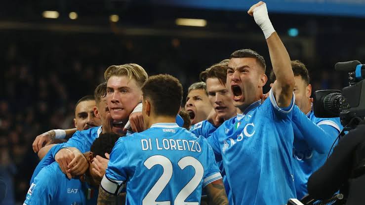 هويلوند يخطف الصدارة ..  نابولي يهزم يوفنتوس