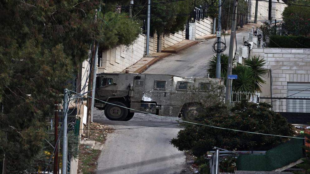 قوات الاحتلال تقتحم بلدات فلسطينية عدة وتعتقل العشرات