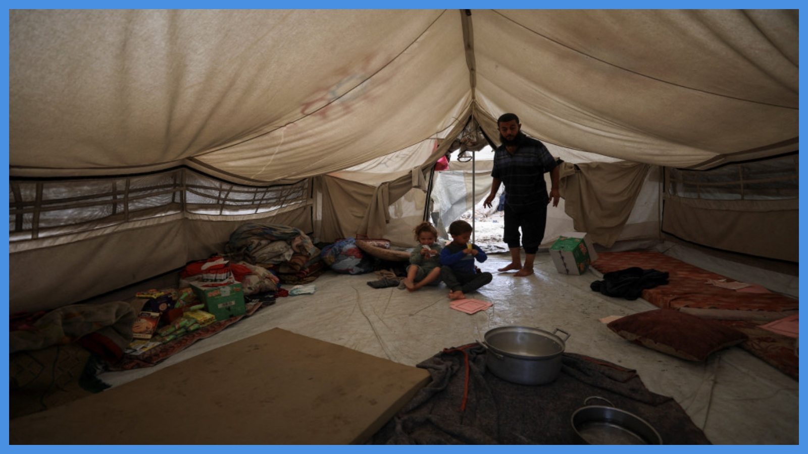 مناشدات للضغط على إسرائيل لإدخال البيوت الجاهزة والخيام لغزة