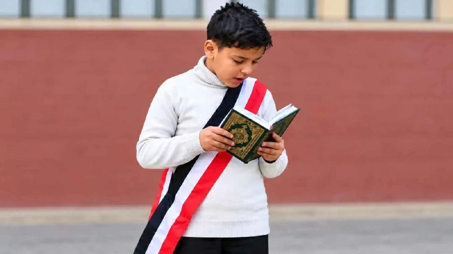 "الإمام الصغير" رحل بصمت وأثار الجدل ..  تفاصيل 
