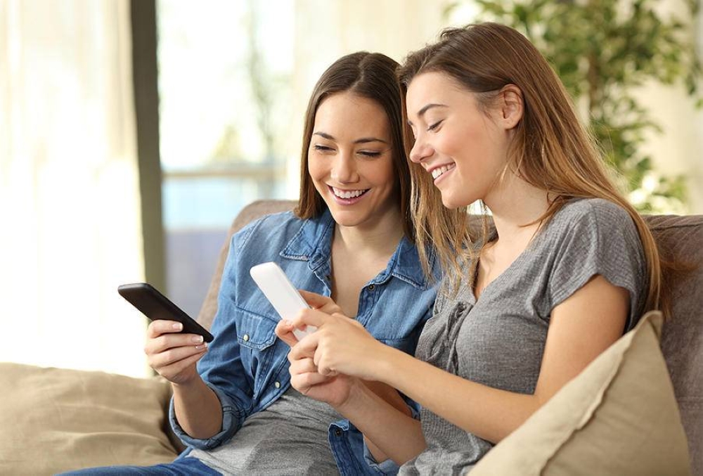هل الصداقة والعلاقات الاجتماعية هي السر الحقيقي لطول العمر؟