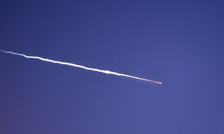 دوي إنذارات وانفجارات بإيلات ووادي عربة جراء صواريخ إيرانية 