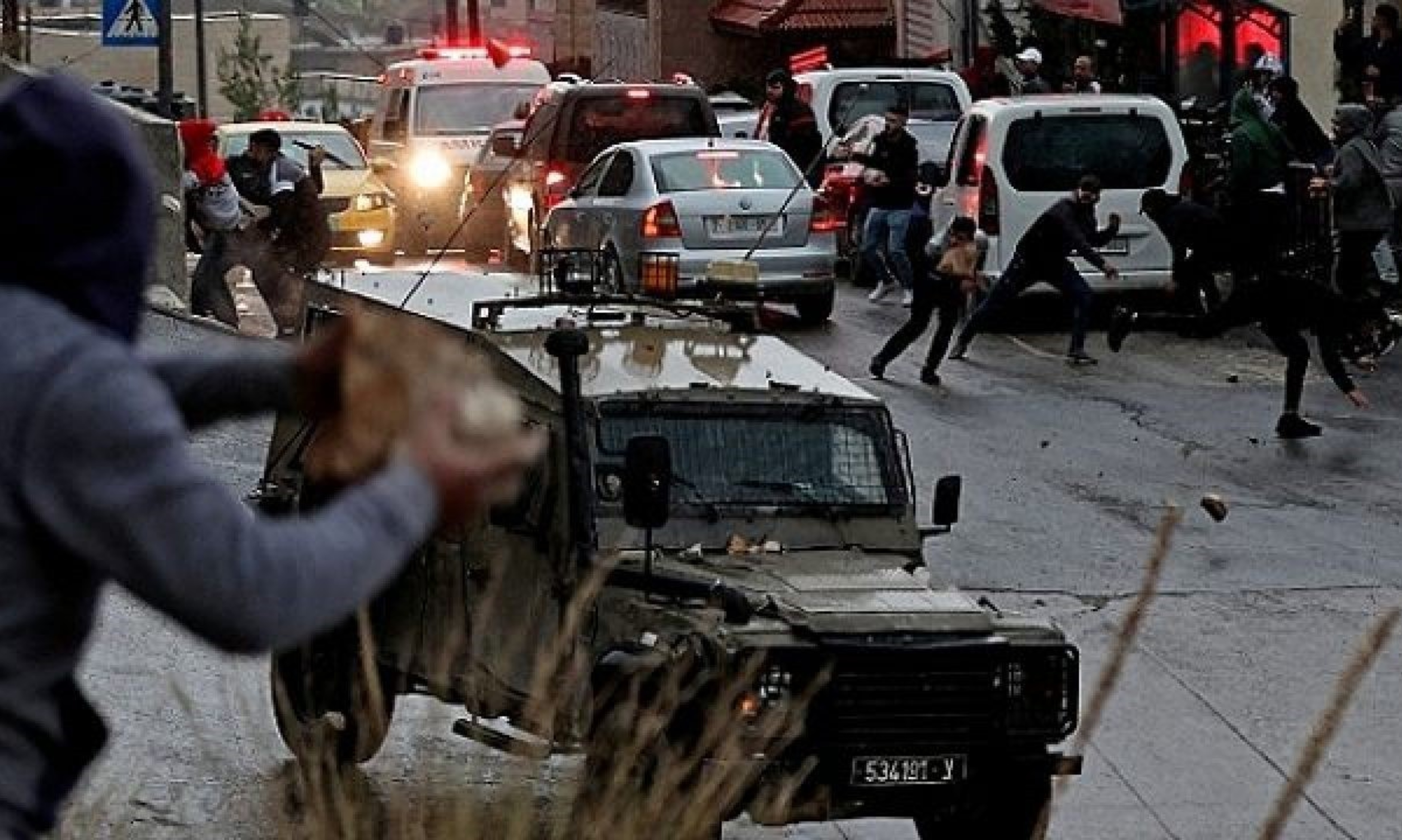 تصاعد اقتحامات واشتباكات الاحتلال في بلدات فلسطينية