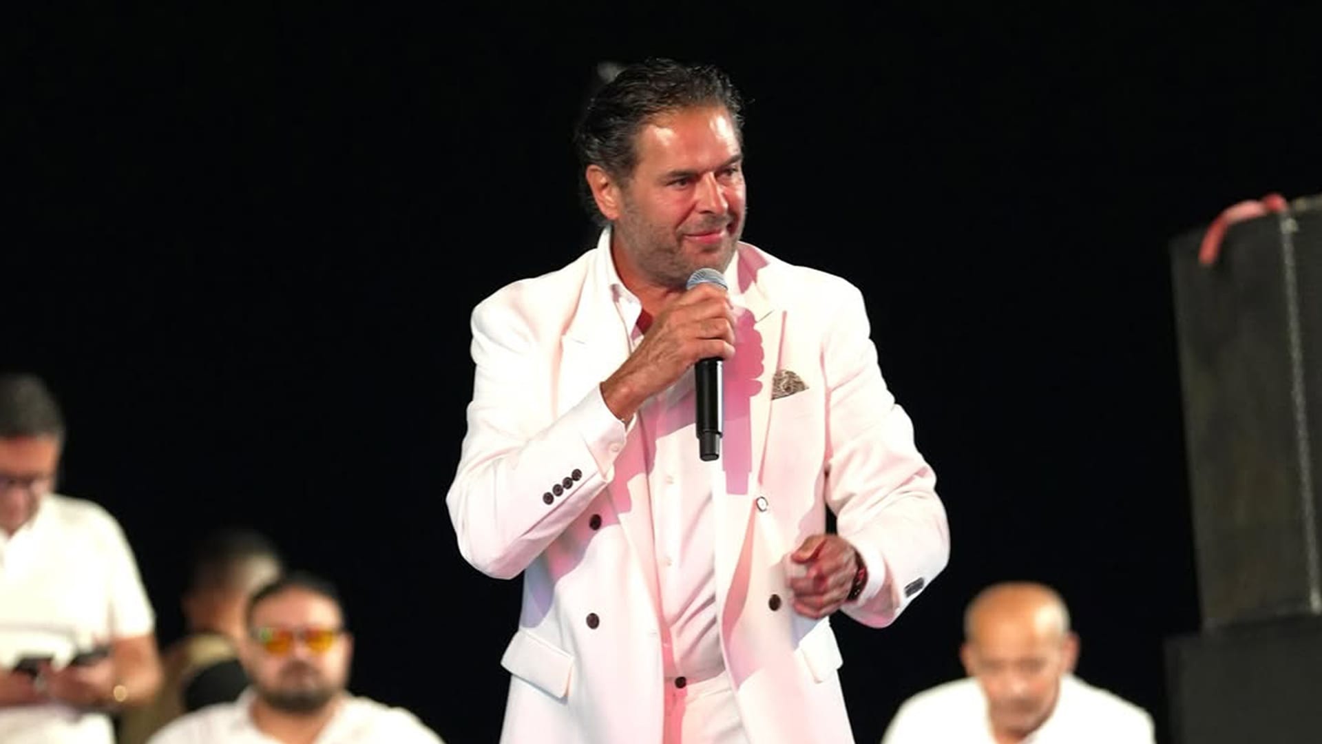 راغب علامة يُعلن انتهاء أزمته في مصر