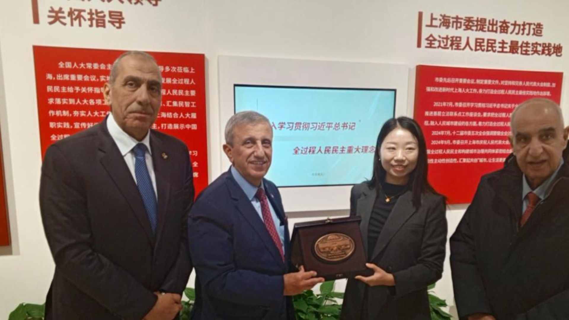 وفد من الأعيان يختتم زيارة رسمية إلى الصين 