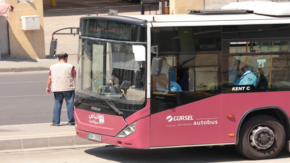 15 حافلة كهربائية جديدة تجوب شوارع عمّان الثلاثاء 