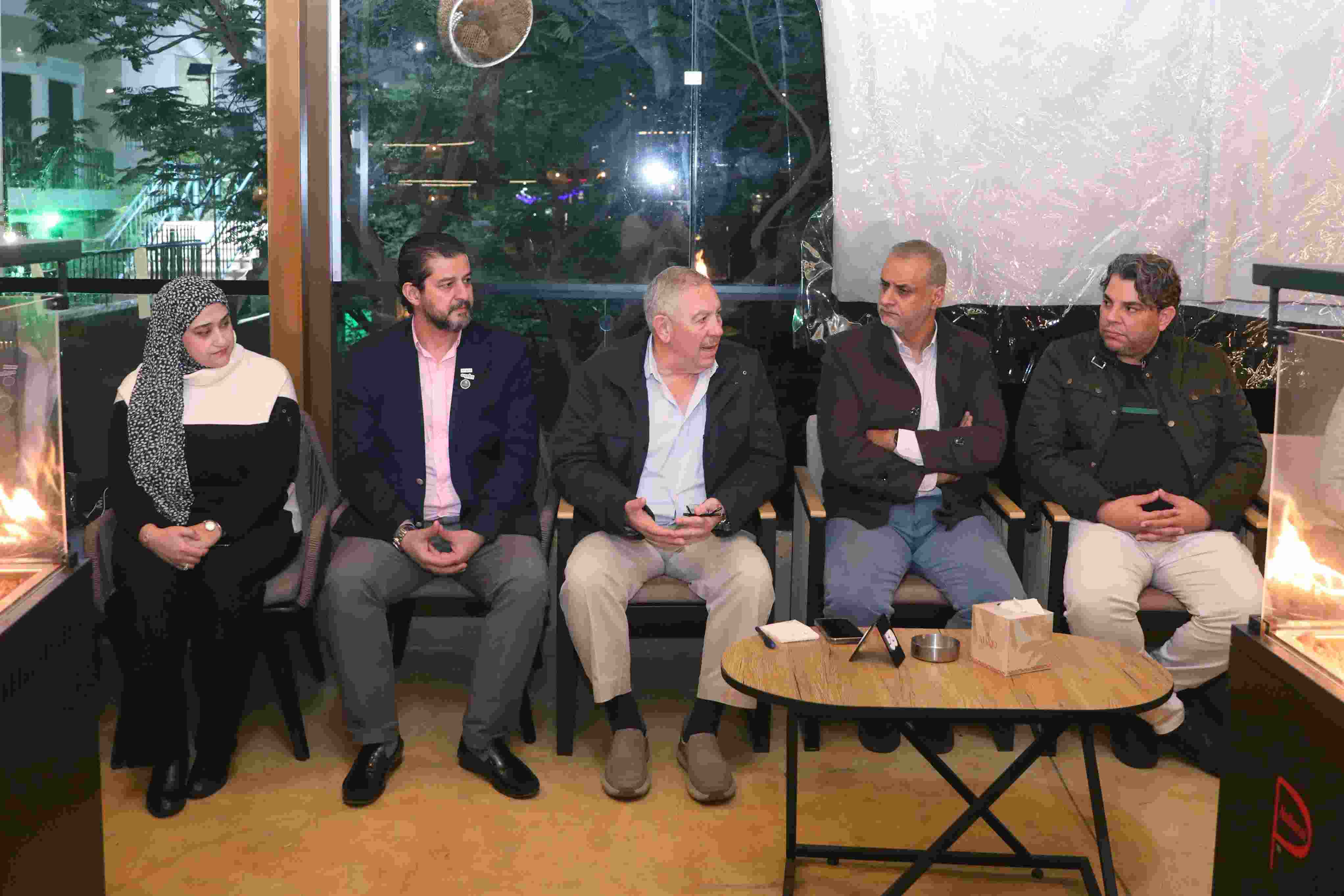 رئيس سلطة العقبة يؤكد أهمية فتح قنوات الحوار مع الشباب