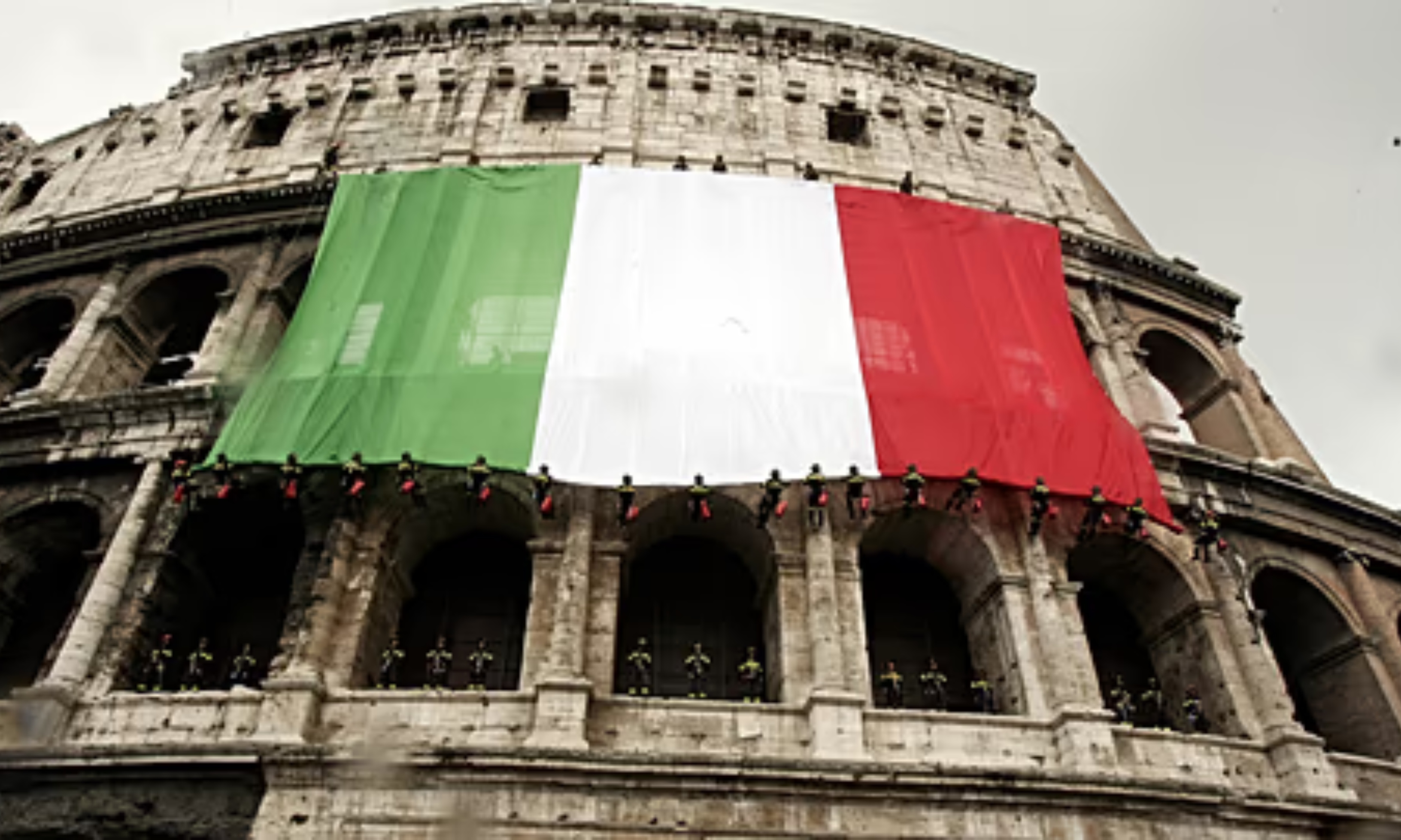 رجلٌ إيطالي: تنكّر بزي والدته المتوفاة ليحصل على معاشها التقاعدي