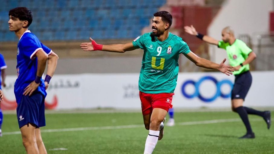 قمة مرتقبة بين الوحدات والرمثا اليوم