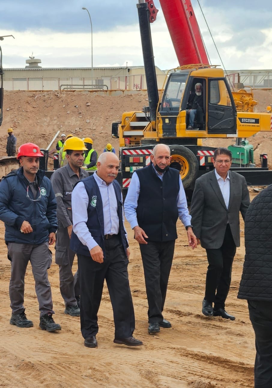 الذنيبات يتفقد مواقع عمل شركة الفوسفات بالعقبة 