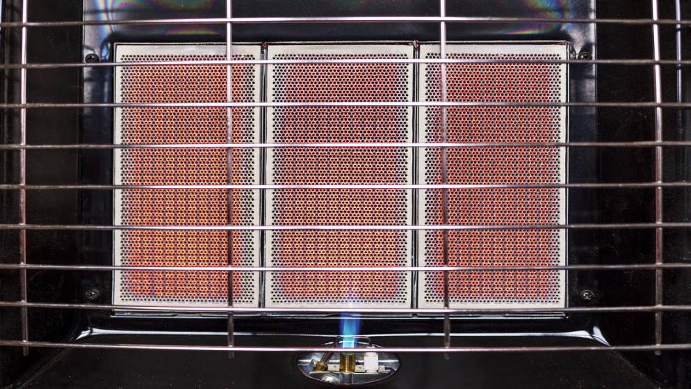 الدفاع المدني يحذر من مخاطر النوم والمدافئ مشتعلة