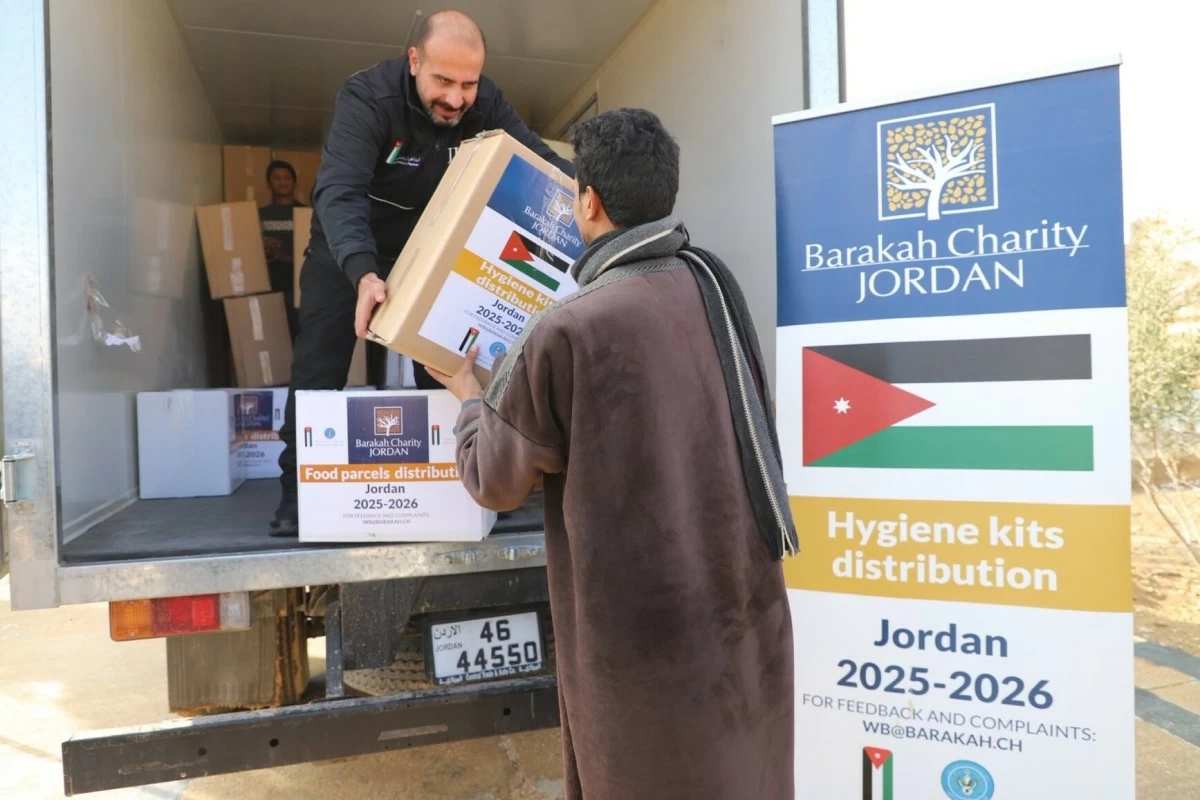 الخيرية الهاشمية توزع طرودا في معان والمفرق